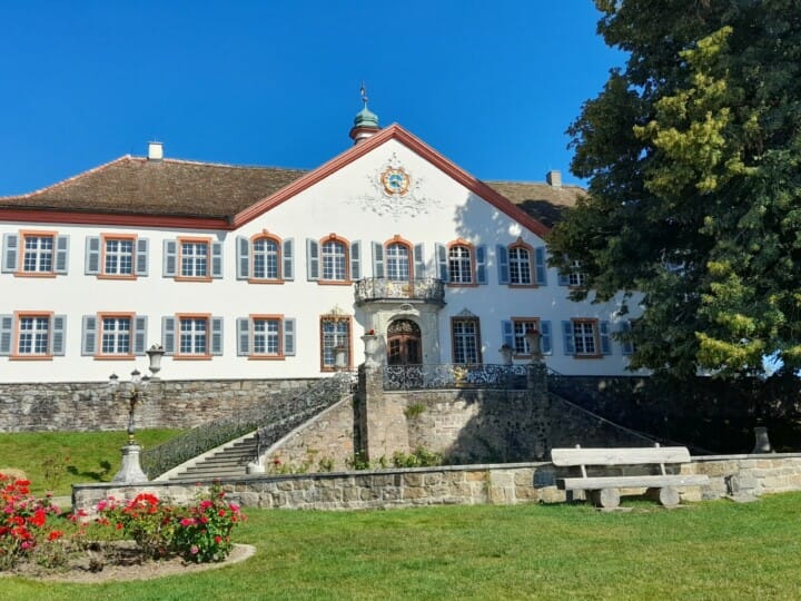 Schloss Bürgeln Sommer